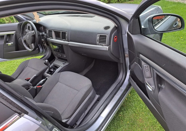Opel Vectra cena 14500 przebieg: 225000, rok produkcji 2006 z Gorlice małe 56